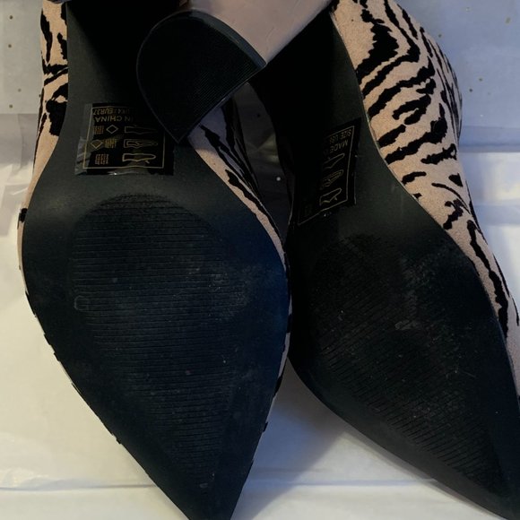 Zebra Print Mules heels Closed Toe Shoes - Picture 3 of 10